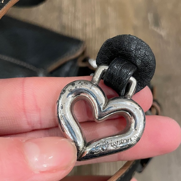 Chic Black Leather Brighton Shoulder Bag with Chain Detail - Picture 12 of 13